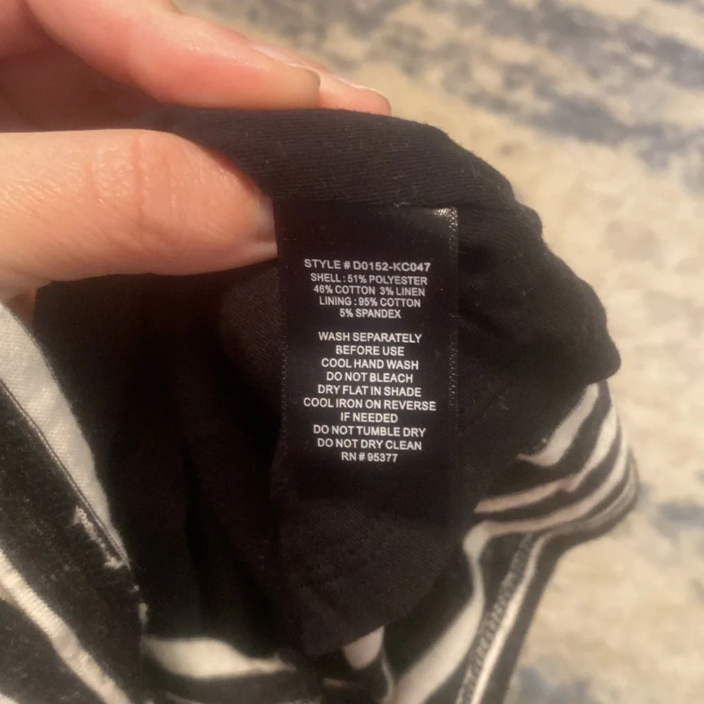 Black and white striped Sanctuary dress size medium - Picture 5 of 5